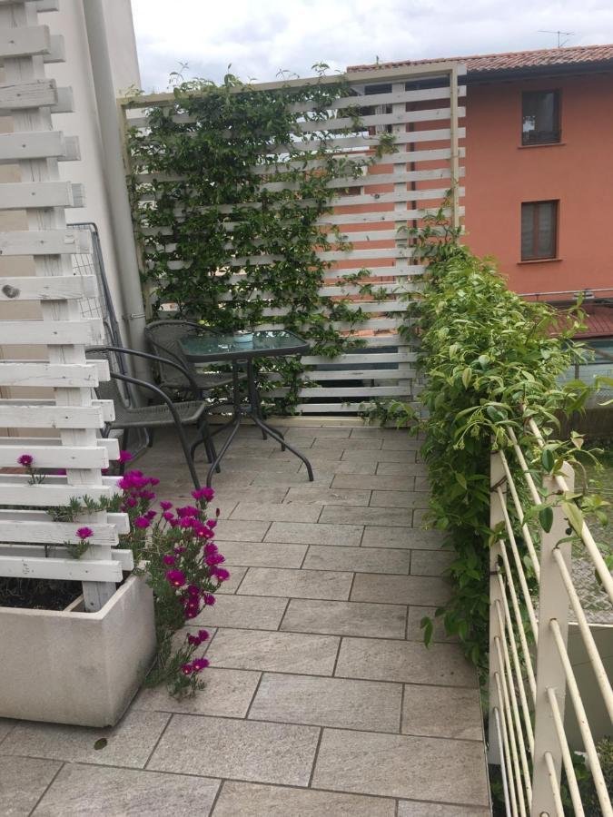 Antonella Gardalake 2 Desenzano del Garda Bagian luar foto